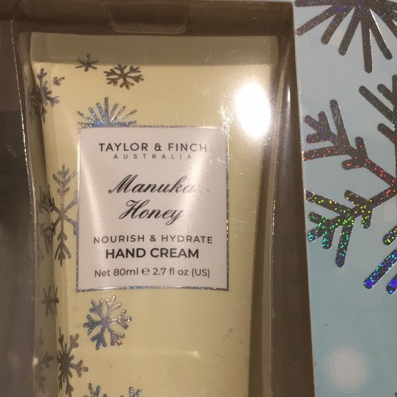 Taylor & Finch Australia Holiday 3 Piece Winter Heros Scented Hand Cream Set NWT - Picture 6 of 16